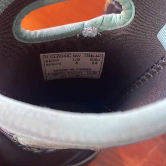 Like new toddler winter boots - Picture 4 of 4